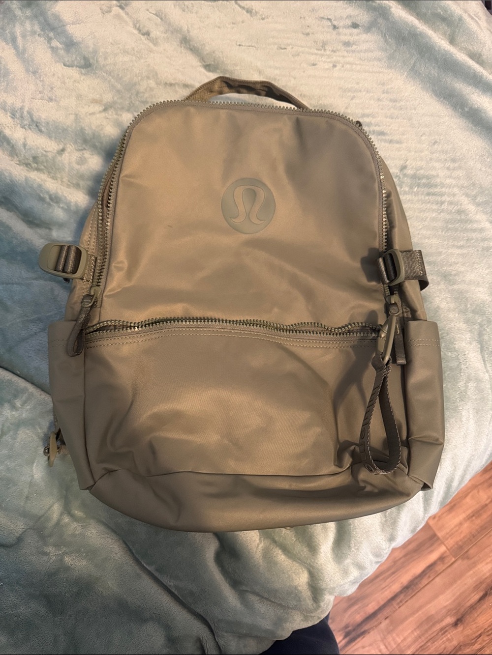 lululemon athletica Olive 22L crew backbag